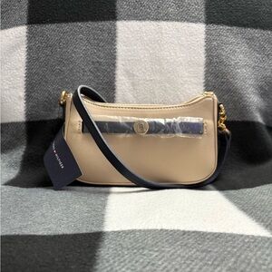 Tommy Hilfiger Faith Crossbody Bag
